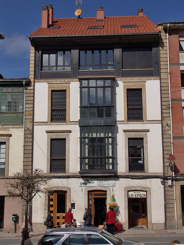 EDIFICIO REFORMADO