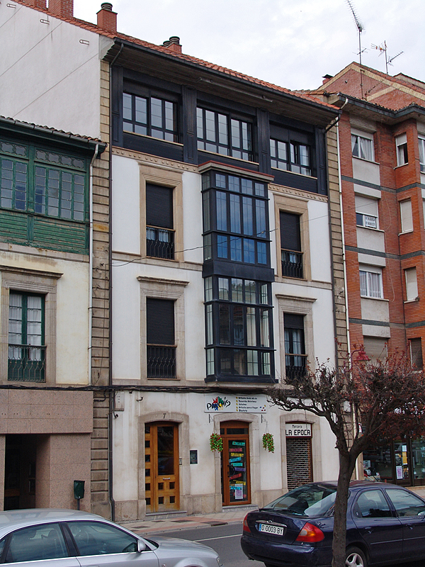 EDIFICIO REFORMADO