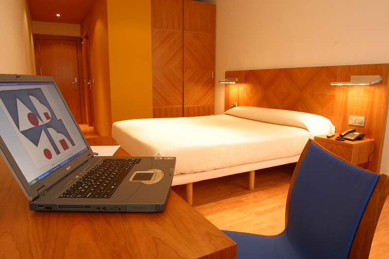 UN DORMITORIO